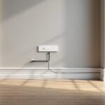 découvrez des astuces pratiques pour dissimuler élégamment les fils électriques dans une pièce rénovée, alliant sécurité et esthétique.